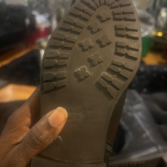 Coach - Picture 7 of 12